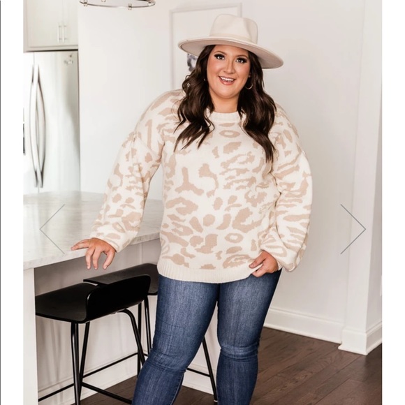 Pink Lily leopard sweater - Picture 4 of 4